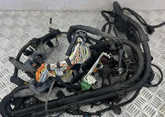 BMW 1 E81 E87 Engine installation wiring loom 7570537 7570533 EAW45Y