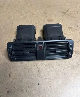 Volvo S40 Dash center air vent grill 30722777 Y01145