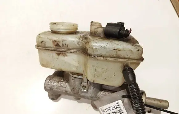 Volkswagen Polo IV 9N3 Master brake cylinder