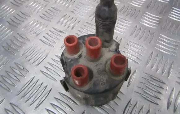 Volkswagen Golf III Spark distributor cap 0290004019