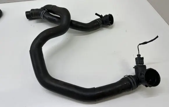 Volkswagen Golf Sportsvan Engine coolant pipe/hose