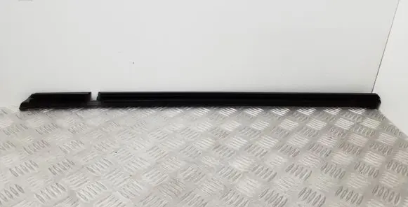 Volkswagen PASSAT B8 Rubber seal rear door window/glass 3G9839479