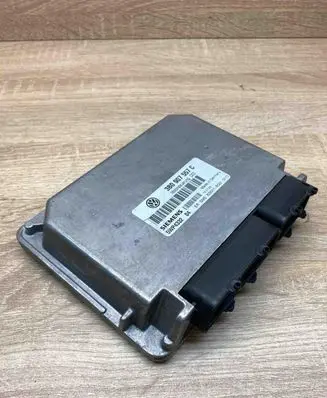 Volkswagen PASSAT B5 Engine control unit/module ECU 3B0907557C 5WP4332
