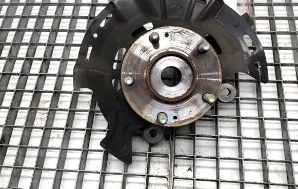Hyundai i30 Front wheel hub spindle knuckle 
