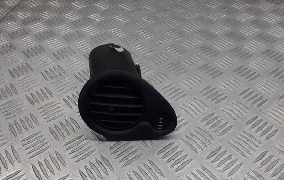 Renault Clio III Dashboard air vent grill cover trim 