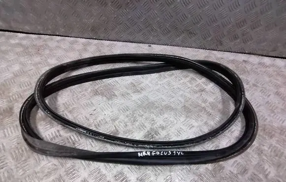 Ford Focus Trunk rubber seal (body) F00KM54