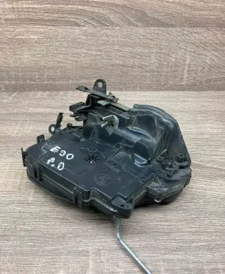 BMW X1 E84 Front door lock 7059968