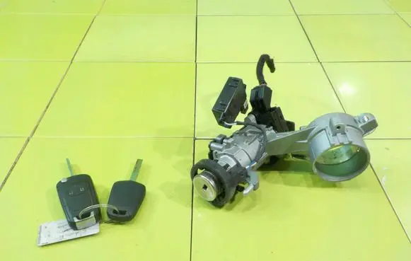 Chevrolet Orlando Ignition lock 13383062