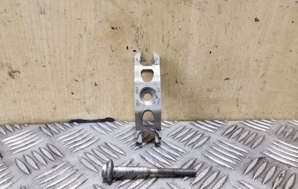 Volkswagen Golf VI Fuel Injector clamp holder 03L216