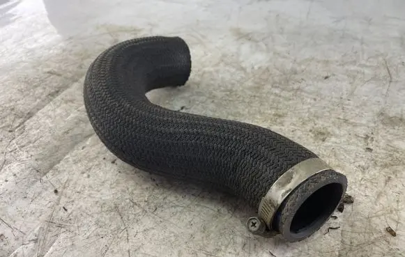 Mitsubishi Pajero Sport I Intercooler hose/pipe