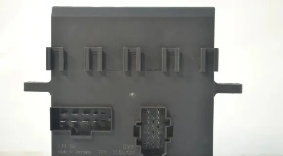 Audi A4 S4 B7 8E 8H Comfort/convenience module 8E0907279E