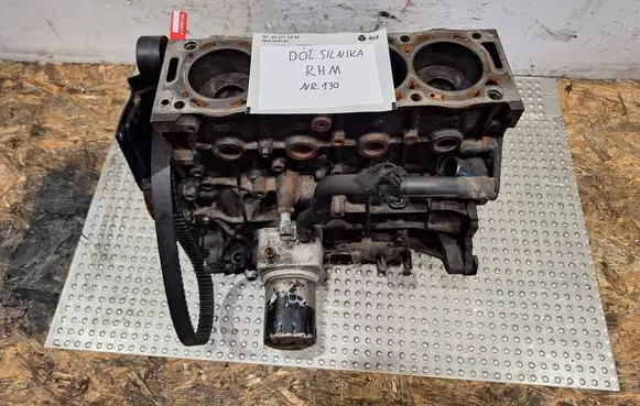 Peugeot 807 Engine block S17986130 RHW