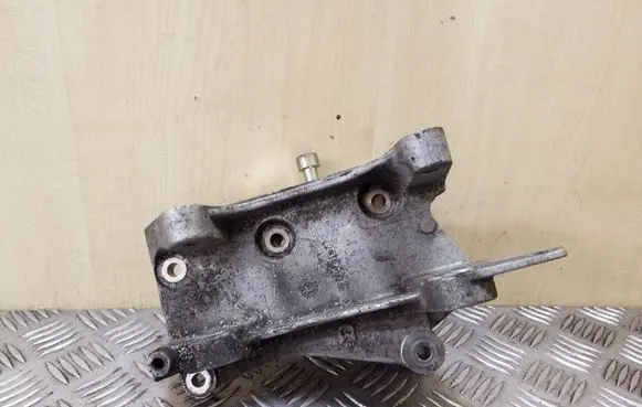 Peugeot 307 Generator/alternator bracket 9636301380