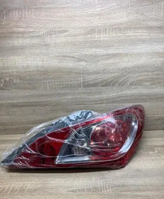 Hyundai Coupe Rear/tail lights 924022M050