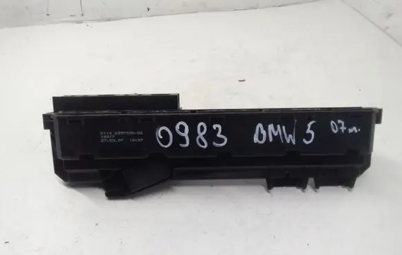 BMW 5 E60 E61 Fuse module 6957330