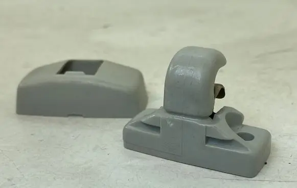 Sun visor clip/hook/bracket
