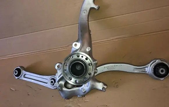 Mercedes-Benz GLC C254 Front wheel hub spindle knuckle 2543320200