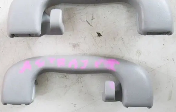 Opel Astra J A set of handles for the ceiling 