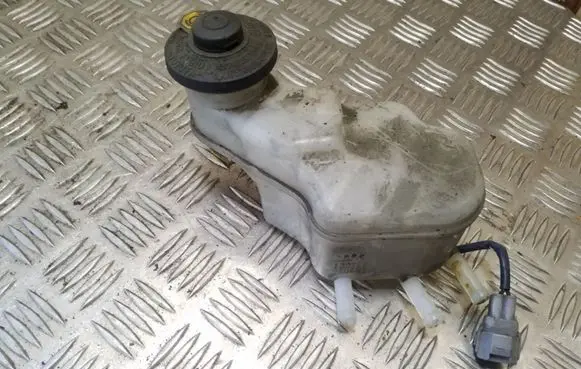 Toyota Avensis Verso Brake fluid reservoir 13231140260