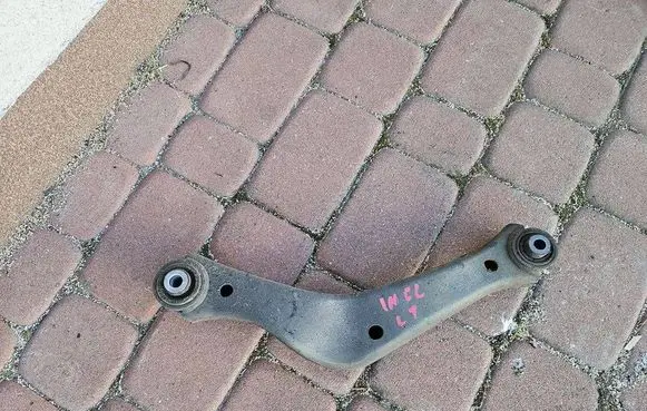 Rear upper control arm/wishbone