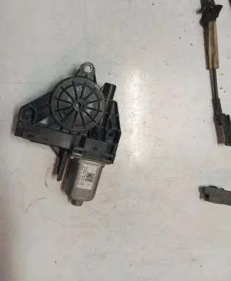 Volvo S80 Front door window regulator motor WR12-719