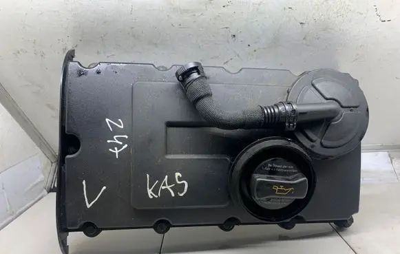 Volkswagen Touran I Rocker cam cover 03G103475