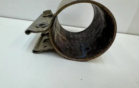 Porsche Macan (95B) Muffler pipe connector clamp 1K0253141AA