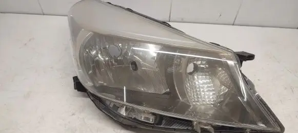 Toyota Yaris Headlight/headlamp 811700D450