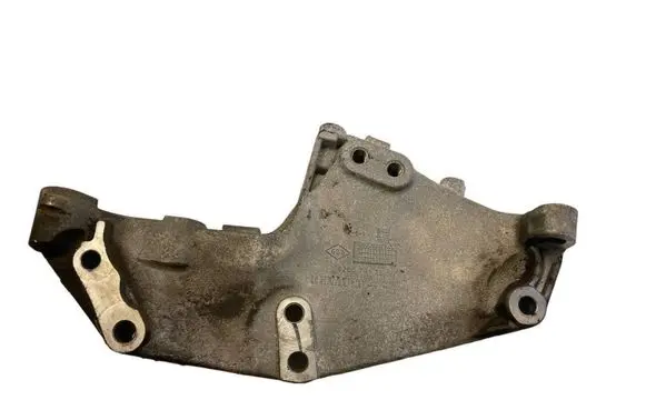 Renault Laguna III Engine mounting bracket 8200741758