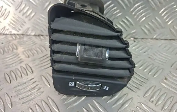 Jeep Renegade Dashboard side air vent grill/cover trim 