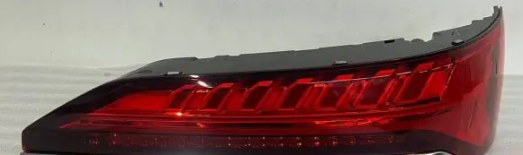 Audi Q7 4M Rear bumper light 4M0945076B