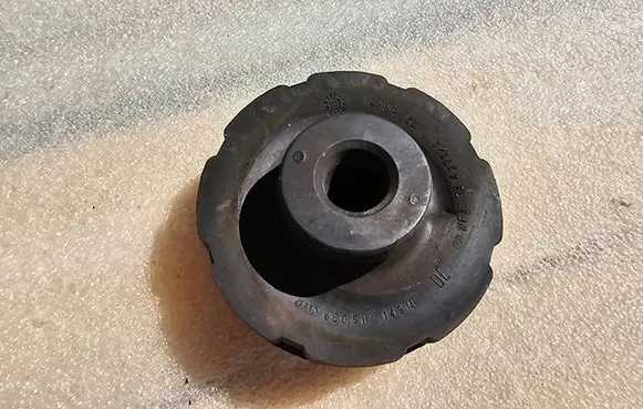 Audi A4 S4 B6 8E 8H Front coil spring rubber mount 8E0512149M
