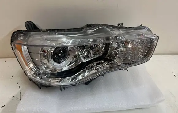 Mitsubishi Outlander Headlight/headlamp 8301C412