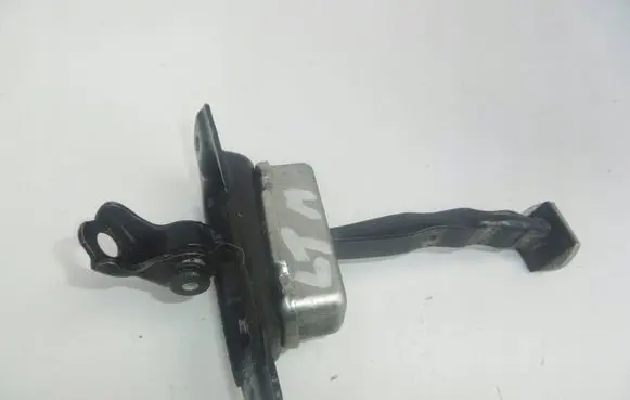 Infiniti Q70 Y51 Rear door check strap stopper