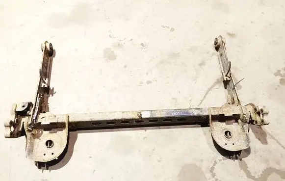 Opel Vivaro Rear subframe 