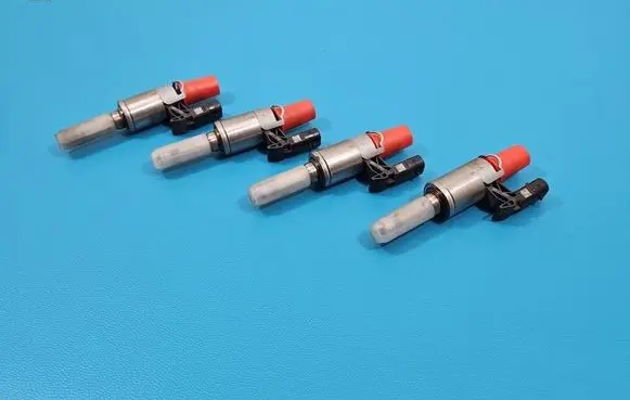 Skoda Fabia Mk3 (NJ) Fuel injector 0261500477 IMPRK1523007
