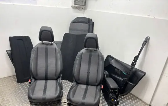 Peugeot 208 II Interior set 