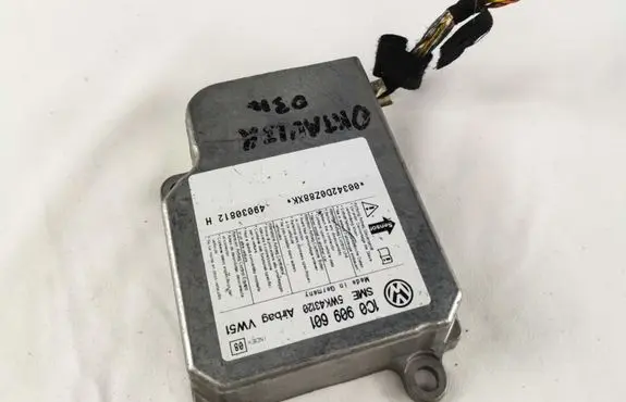 Skoda Octavia Mk1 (1U) Airbag control unit/module 1C0909601 5WK43120 49030812