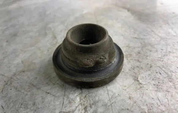 Volkswagen Golf IV Rear coil spring rubber mount 1j0512148b