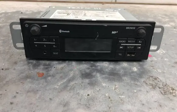 Renault Trafic III (X82) Radio/CD/DVD/GPS head unit 281154118RBILI 281154118R