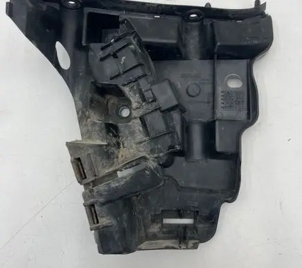 Front bumper mounting bracket