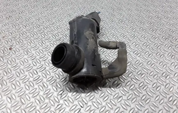 Toyota RAV 4 (XA10) Headlight washer pump 8531020190