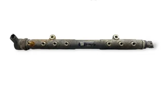 Volvo XC70 Fuel main line pipe 30757146 0445215023