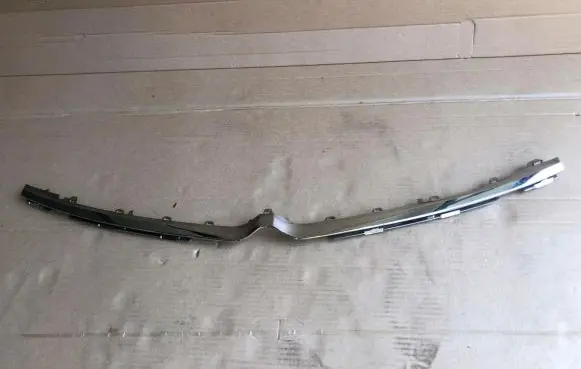 Opel Grandland X Front bumper upper radiator grill
