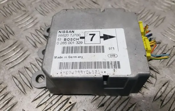 Nissan Primera Airbag control unit/module 0285001329 988207J700
