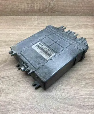 Renault Megane I Engine control unit/module ECU 7700110646 0281001810