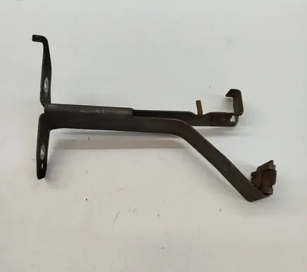 Mercedes-Benz E W212 Front bumper mounting bracket A2045241440