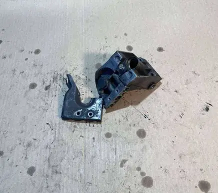 Mercedes-Benz E W124 Fuel filter bracket/mount holder 6010920409