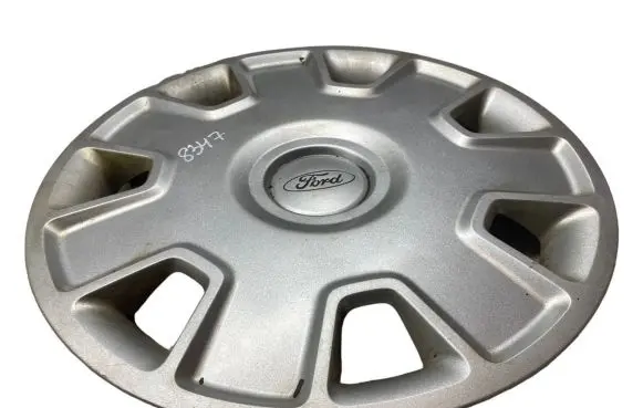 Ford Mondeo Mk III R15 wheel hub/cap/trim 4M511000BB