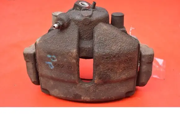 Volkswagen Golf V Front brake caliper